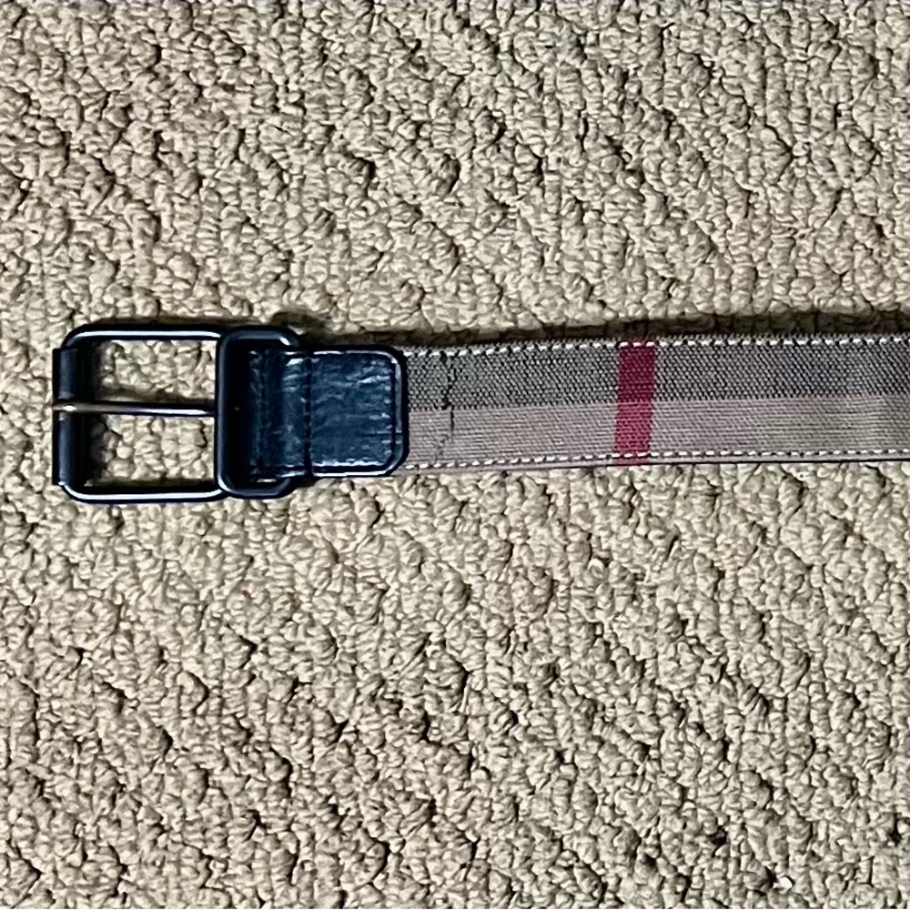 Burberry belt unisex size 32 (men waist)